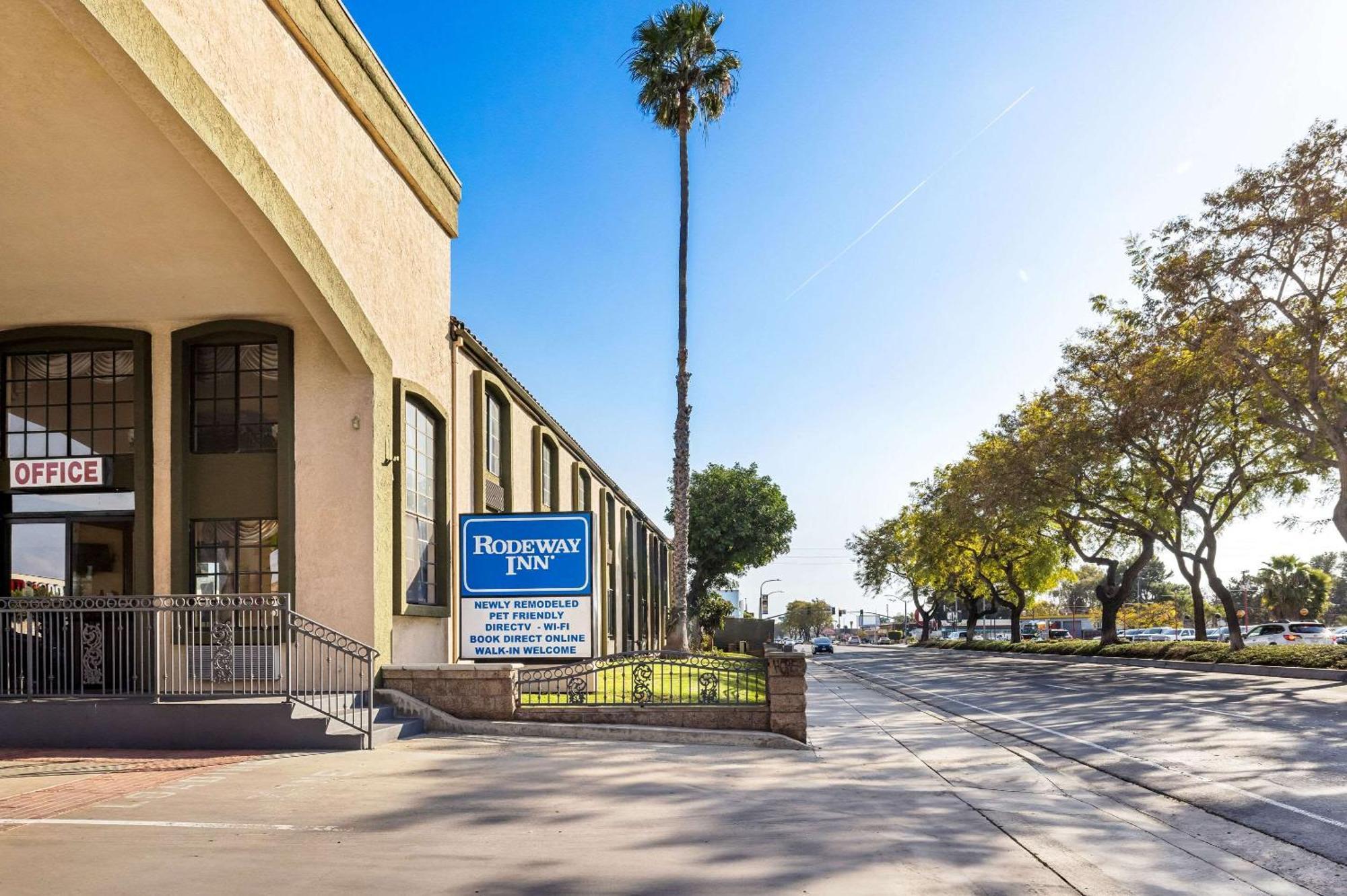 Rodeway Inn Santa Ana Exterior photo